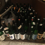 Touya - 日本酒の空き瓶がお出迎え