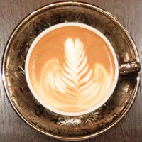 カンティネッタバズ - デザートセット 980円 のカフェラテ