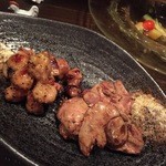 鶏料理ひとりひとり - H27/8/27 ぼんじり味噌焼きと新鮮レバーのレア焼き