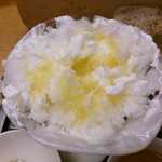 ひみつ堂 - 更に沖縄みかんシロップをかけて頂くと、苦味によって味がしまってさっぱりとした味わいに変化します。