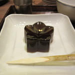 一保堂茶舗 喫茶室 嘉木 - 20150817　本日の和菓子 　京都　亀廣脇の「桔梗」