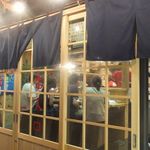 はまぐり水族館 - 外から店内を見た感じにゃ