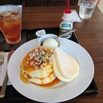 KANON PANCAKES　 - 札幌　茶房かのん　キャラメルナッツパンケーキ