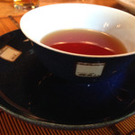 鎌倉山 - コースの紅茶 食器は鎌倉山オリジナル 有田焼