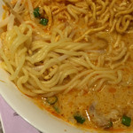タイレストラン タニサラ - カオソーイのスープの中には、普通の柔らかい麺が(^o^)