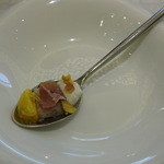 クイントカント - ウサギ・サフラン・ピスタチオが1つのスプーンに