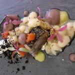 クイントカント - 鰹を白インゲンやインゲンのソースと共に