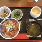 Shiono Oto - ゴマだれの漬け丼うまい！