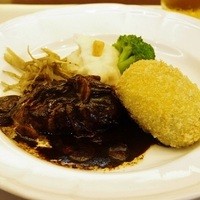 厳選洋食さくらい - デミグラスハンバーグ＆カニクリームコロッケ