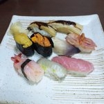 沢寿し - 特上にぎり、特別にウニ穴子を２貫に