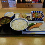 今泉新町食堂 - ご飯の中盛りと味噌汁をつけて計１０３６円