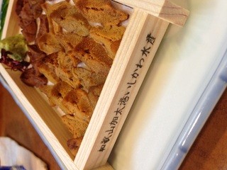 活魚料理いしかわ - 和歌山加太よりとれたて生ウニ　夏にあがってきます！ほとんど予約で売り切れますのでタイミングがよければおめしあがりいただけます！