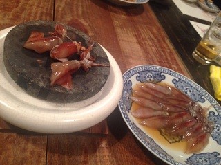 活魚料理いしかわ - 「よ～いどん」にて紹介された！生のホタルイカ石焼