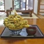 Ajidokoroshumpuu - 「かき揚げ丼<大盛り> (1800円)」