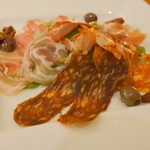 トラットリア ダイ パエサーニ - サラミ盛り合わせ(主人撮影のため手ぶれあり…)