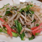 居酒屋 満福 - フーチャンプル。「麩と野菜の炒め物」とは思えない絶妙の美味しさ。「本場の味」に驚かされます。