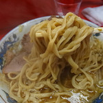 全二郎の基準となる平打ちワシ麺(2015年7月7日）