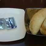 MADEIRA PORTUGUESE RESTAURANT - パン