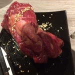 YAKINIKU IWA - 看板メニューの「超絶岩カルビ」　凄いボリューム。