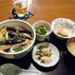 かな半旅館 - 茄子と挽肉の玉子とじ丼