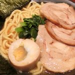 神楽家 - 豚骨醤油スペシャル 890円