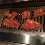 さんか亭 - 【2015年07月】王カルビ、焼いてます(^^♪