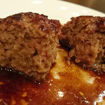 コロッセオ 中目黒 - コロッセオのハンバーグ 断面