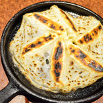 腹八分目 - 「羽根つきパリパリ餃子」人気です♪280円