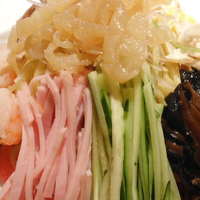 黄鶴 - 五目入り冷麺１８００円　醤油だれ