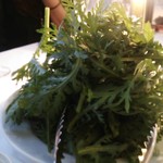 トラットリア グランボッカ - 春菊のサラダが美味しい♪