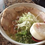 麺処 蓮海 - 鶏しおラーメン チャーシュー