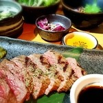 芦屋炭火キッチン MACHIYA - 炭火肉プレート