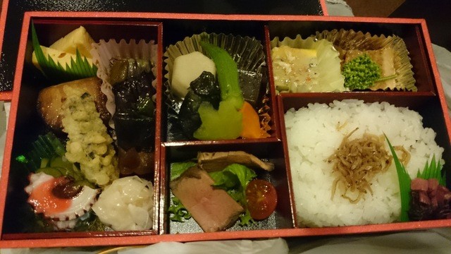 新橋演舞場 1f ドリンクカウンター 築地市場 その他 食べログ 新橋演舞場 1f ドリンクカウンター 築地市場 その他 食べログ