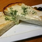 箱根ベーカリー - ラクレットチーズトースト（箱根ベーカリー川崎アゼリア）