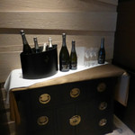 家全七福酒家 SEVENTH SON RESTAURANT - エントランスのワイン