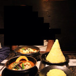 アジアンバー・ラマイ 大阪あびこ店 - 手前スープ大、ライスS（150g）
                                奥スープさらに大盛り、ライスキンタマーニ。