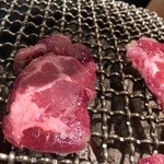 ホルモン焼肉ぶち - タン塩