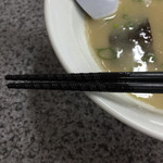 大龍ラーメン - 麺がつかみやすい箸