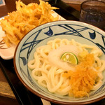 丸亀製麺 - おろし醤油うどんと野菜のかき揚げ