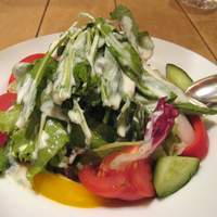 Osteria UVA RARA 横浜 - サラダ・カーサ　野菜サラダに温チーズソース