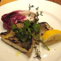 Osteria UVA RARA 横浜 - 本日の鮮魚炭火焼（鱸でした）