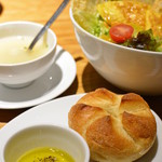 THE MOST BAKE SHOP - ランチタイムに訪問した時のもの