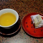 三宝院 - お茶菓子！もちろん、みろく石