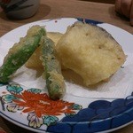 サバの駅 - サバ寿司の天ぷら、ビールに合いそう。