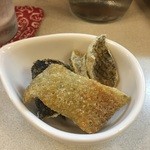 かねた丸 - 鮭の皮のパリパリ揚げ