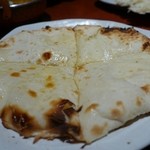 タンドールバル カマルプール 木場店 - チーズクルチャ