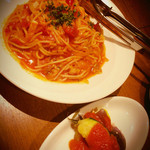 ガルニ　タルティーヌ - パスタ。ランチはサラダとスープつき