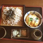 和食処 まるきち - カツ丼定食1200円。サラダバーとコーヒーはセルフで食べ放題