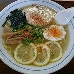 田山ドライブイン - レモンラーメン