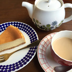 カメイノ食堂 - チーズケーキとジンジャーミルクティー